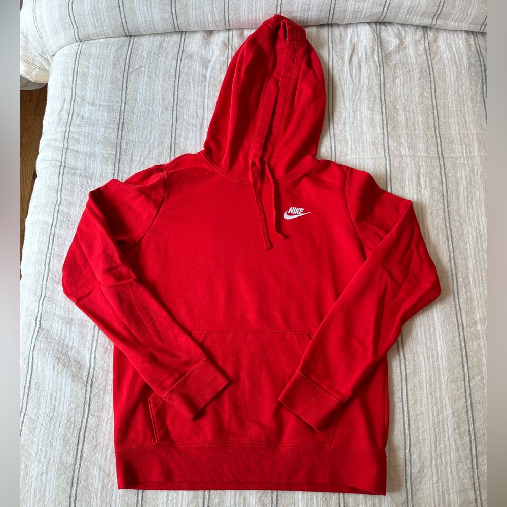 Nike red club fleece pullover hoodie